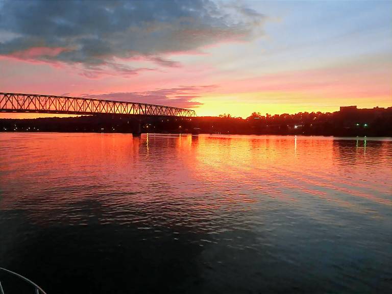 Houseboat East Rochester