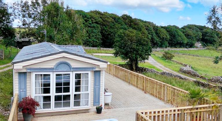Nice house with hot tub | Pets allowed in Buxton