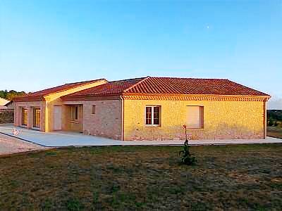 House with yard, BBQ & private pool | Nature view — photo 2