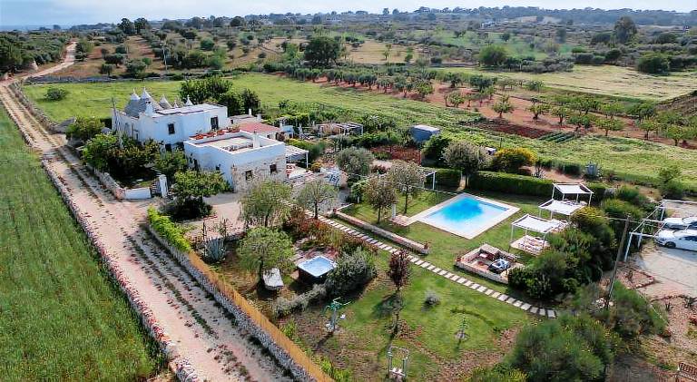 Vacation home with pool, terrace & hot tub in Franca