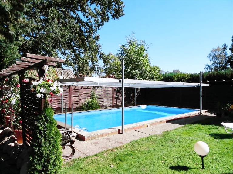 Ferienwohnung mit Pool in Bahrendorf, Deutschland f&uuml;r max. 2 Personen