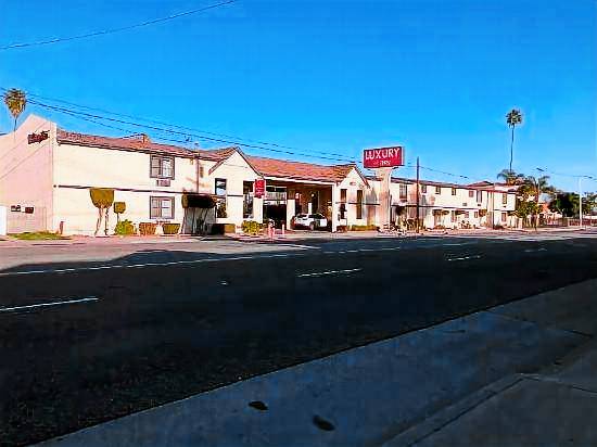 Luxury Inn — photo 3