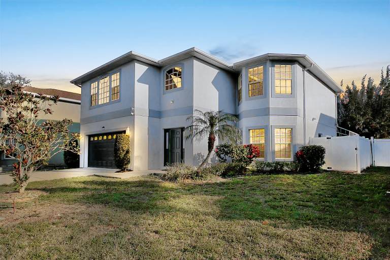Family-oriented vacation home with private pool | Pet-friendly — photo 5