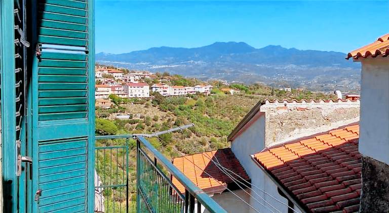 Fully equipped holiday apartment with jacuzzi & terrace | Perfect for remote work | Pets are welcome — photo 3