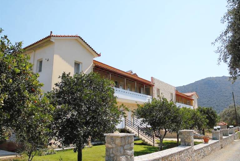 Απαρχοτέλ  Tyros
