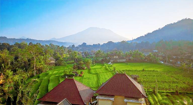 Lodge with patio & yard in Karangasem