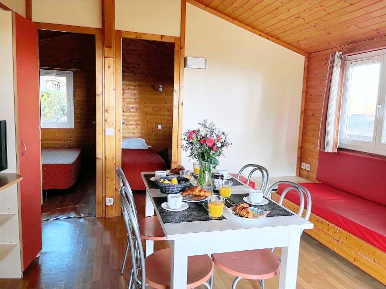 Family-friendly cabin with pool | Pets allowed — photo 4