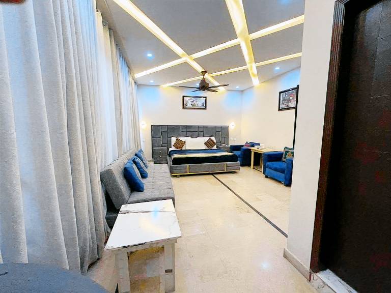 Hotel Holiday Lahore
