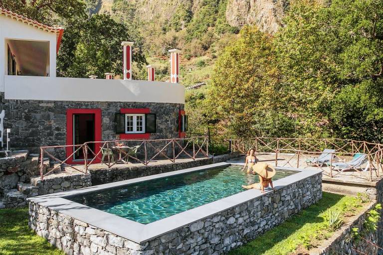 Ferienhaus in S&atilde;o Vicente&comma; Madeira f&uuml;r max. 3 Personen am Atlantik