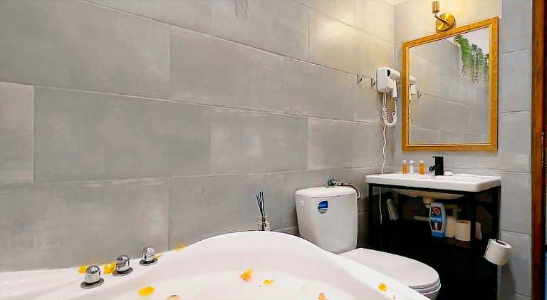 Holiday apartment with jacuzzi | Close to Palace of the Parliament in Bucharest