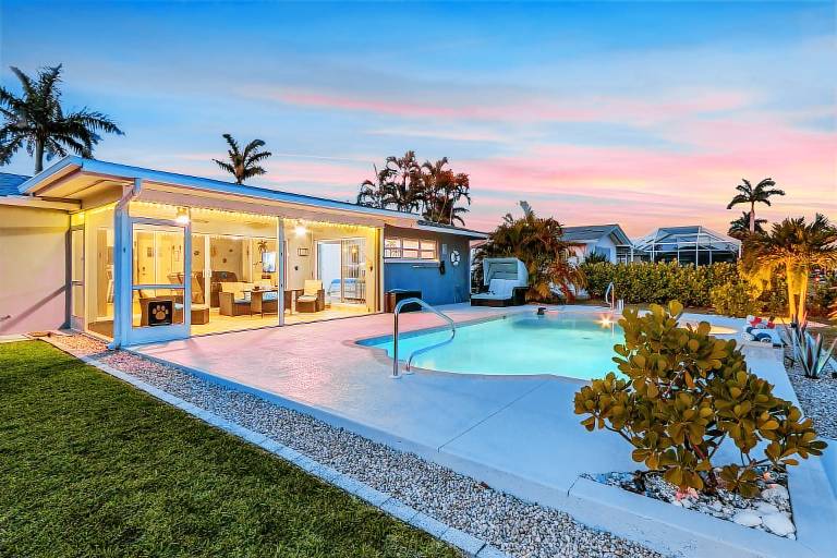 Child-friendly big house with private pool | Water view | Pet-friendly — photo 2