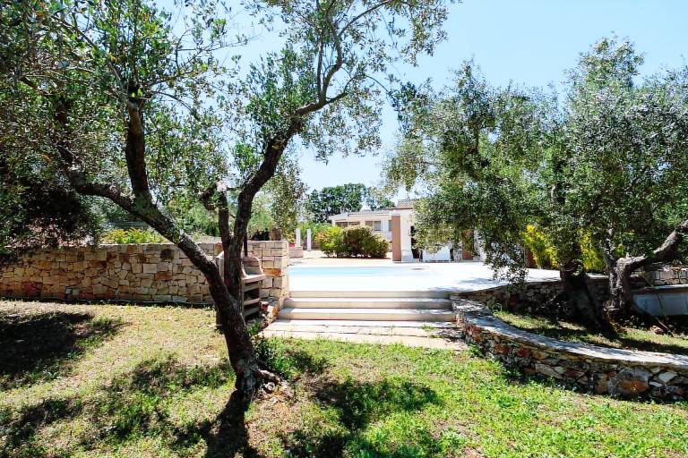 Villa with yard, private pool & barbecue — photo 4