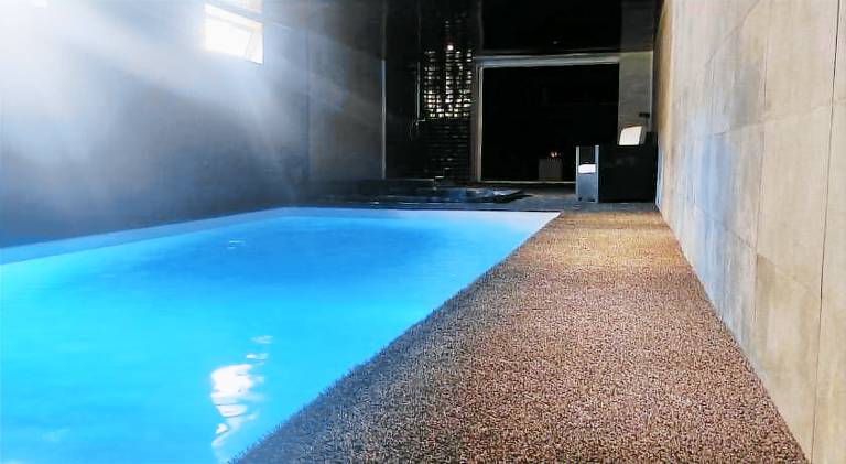 Bed and breakfast  Chelles