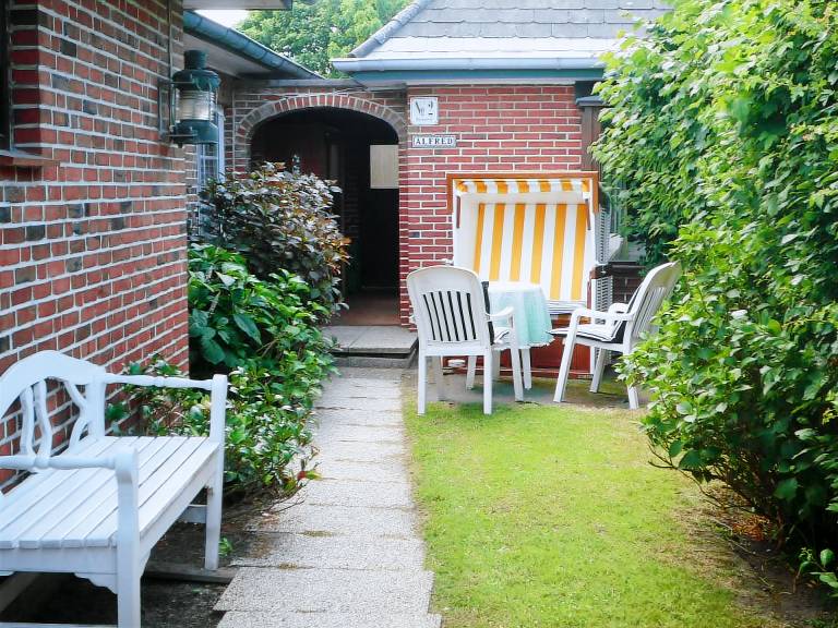 Family-oriented nice vacation home with terrace | Pet-friendly — photo 3