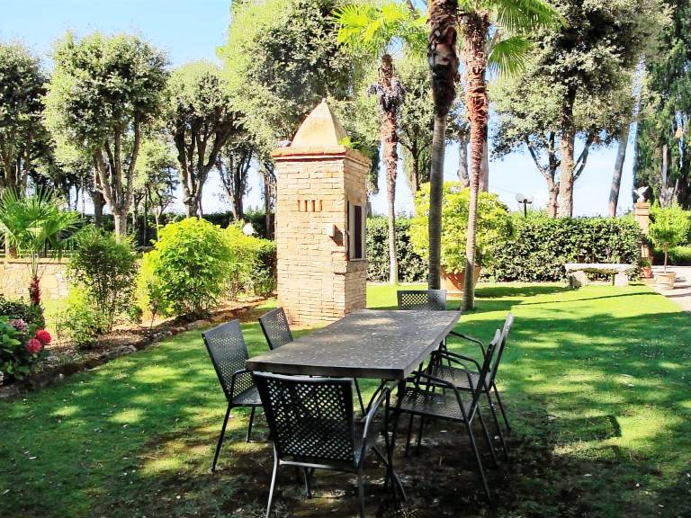 Charming holiday apartment with garden, pool & terrace | Dogs allowed — photo 4