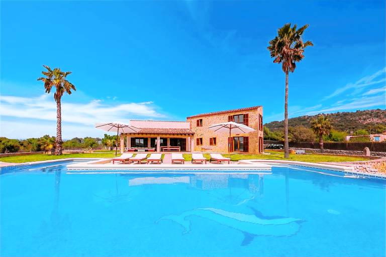 Finca Mirador Capdepera mit &Uuml;berlaufpool