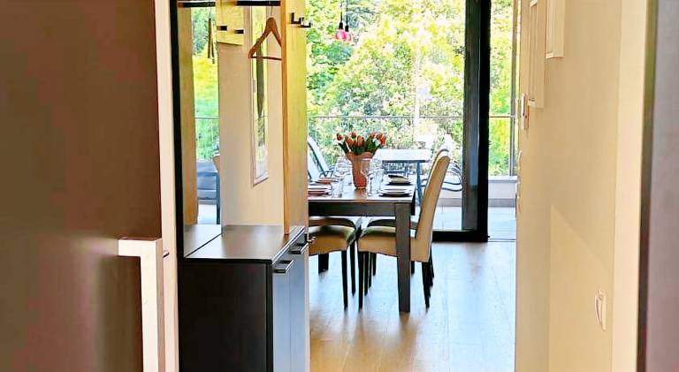 Apartment with pool — photo 4