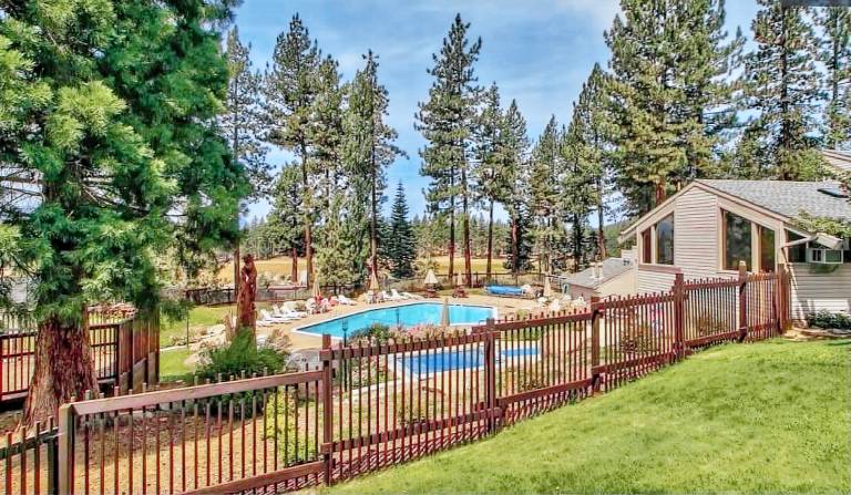 Casa Zephyr Cove-Round Hill Village