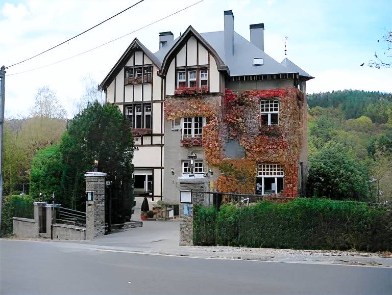 Hotel La Ferronniere in Bouillon