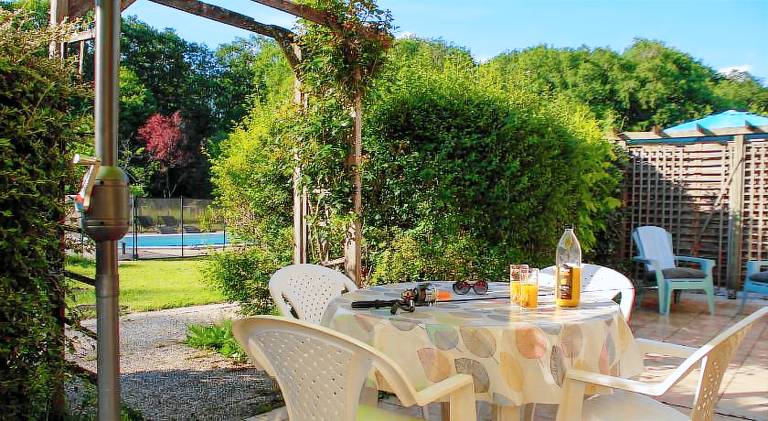 House with garden, pool & barbeque — photo 3