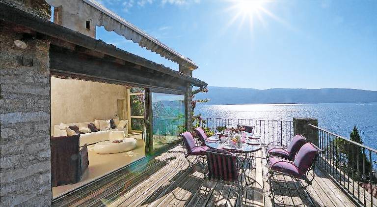Villa with pool in Gargnano