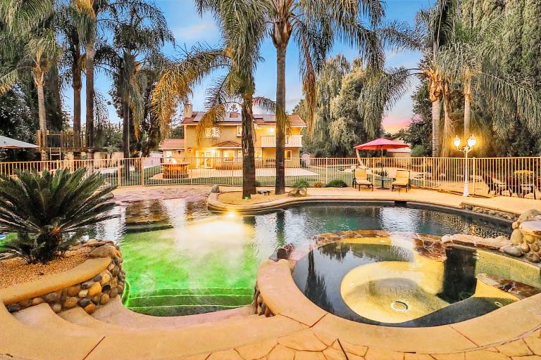 Mid-term home for rent Fully furnished. Amazing Yard with a pool — photo 4