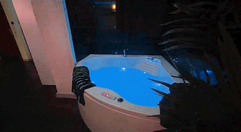 Holiday apartment with hot tub — photo 3