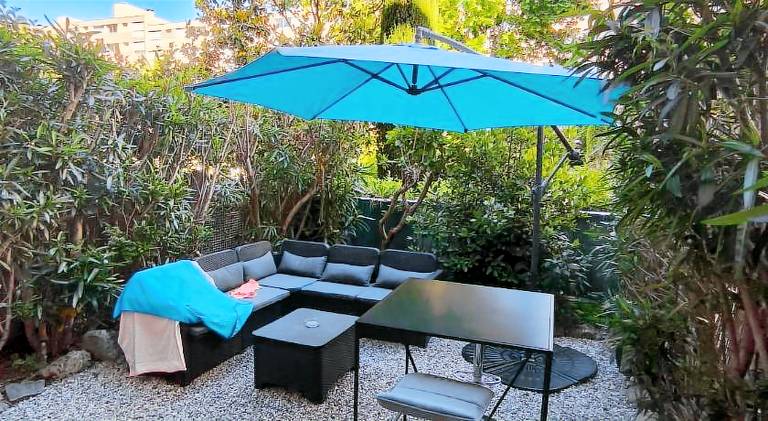 Rental apartment with private pool, garden & terrace — photo 4