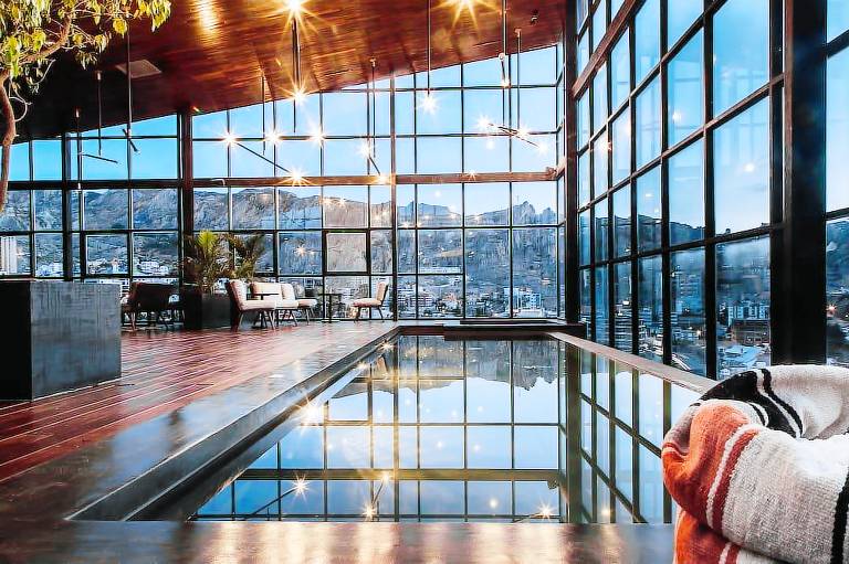 Atix Hotel