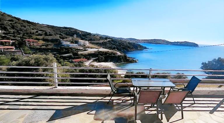 Vacation home with patio | Close to the beach | Dogs allowed in Kymi-Aliveri