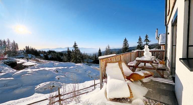 Apartment with sauna & patio — photo 3