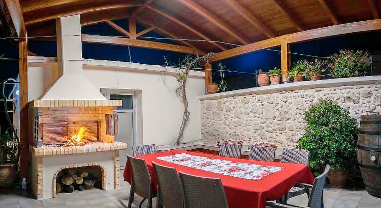 Vacation home with garden, grill & terrace — photo 2