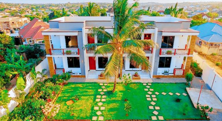 Lovely holiday apartment with yard & barbeque | Good for workation | Pet-friendly — photo 3