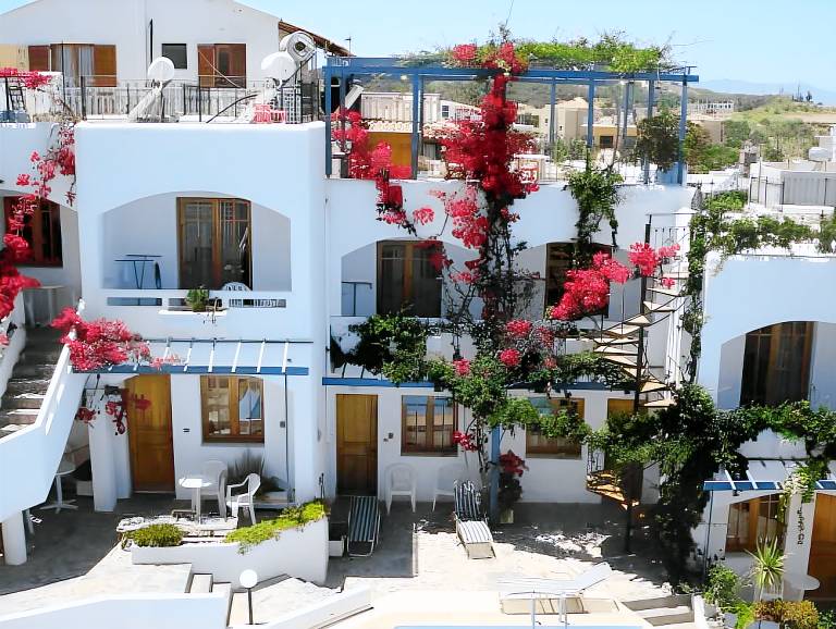 Wonderful apartment with pool & patio | Close to the beach | Good for workation | Pets allowed in Chania
