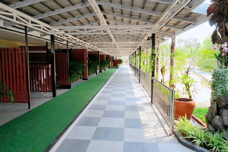 Holiday apartment with yard, terrace & pool — photo 5