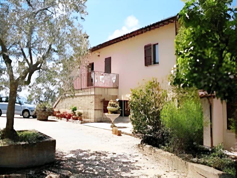 Farm with patio, garden & barbeque | Good for workation | Pets allowed in Montefalco
