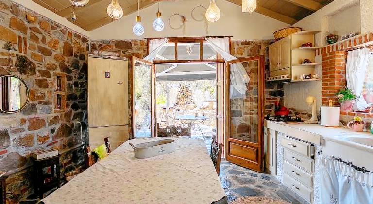 Villa with yard & patio | Perfect for remote work — photo 3