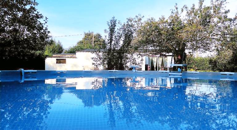 Charming vacation home with barbeque, garden & terrace | Suitable for remote work | Dogs allowed — photo 3