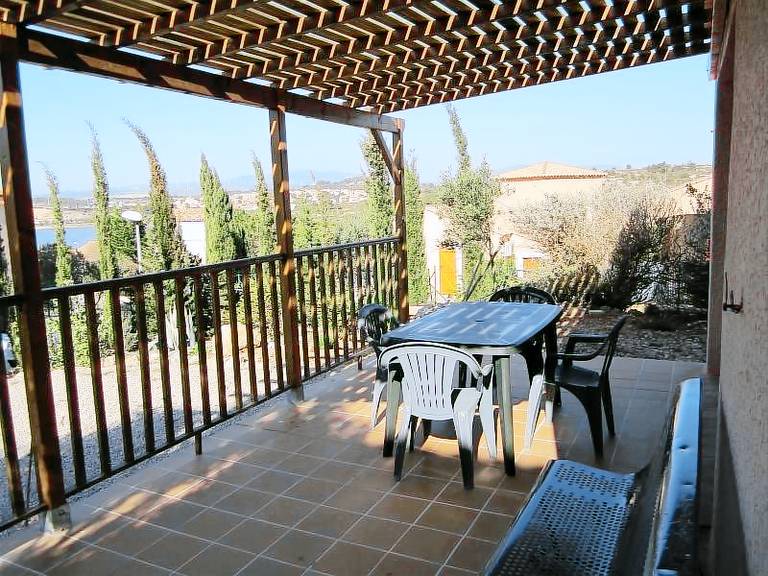 Vacation home with yard & barbecue | Sea view — photo 2