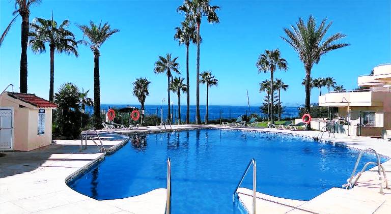 Beautiful holiday apartment with terrace, pool & yard | Next to the beach | Perfect for remote work | Pet-friendly — photo 2