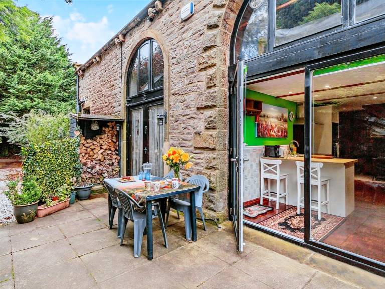 Cottage with patio & garden in Skipton