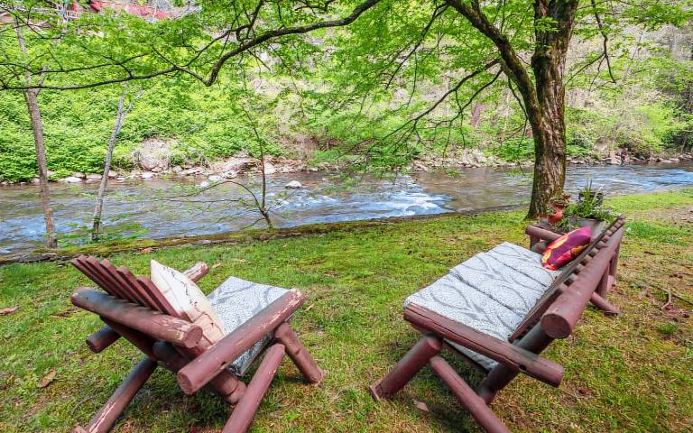 Cabin with grill, hot tub & terrace | River view — photo 2