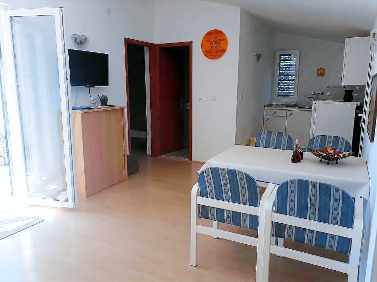 One bedroom apartment with terrace and sea view Zavala, Hvar (A-8912-a) — photo 4