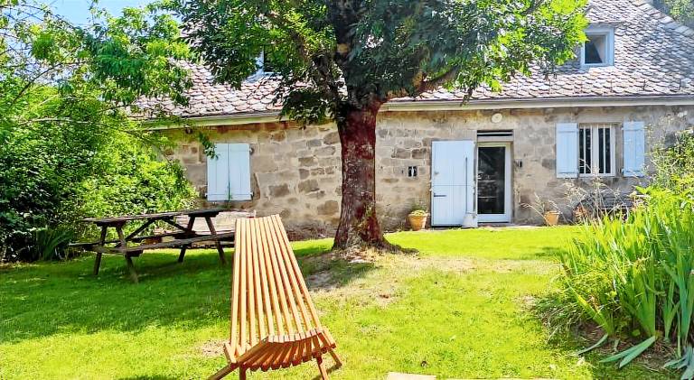 Vacation home with 3 rooms for 8 persons in Rodez