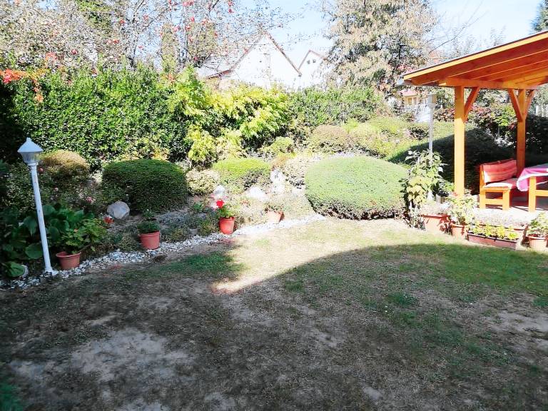 Lovely apartment with yard, grill & patio | Pet-friendly — photo 5