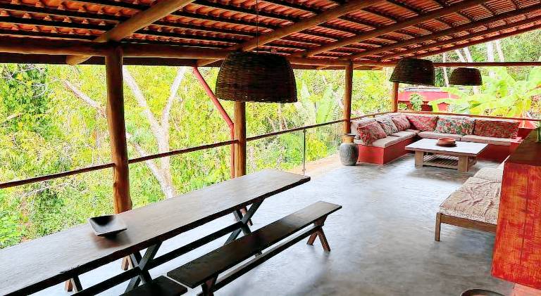 Vacation home with pool, garden & hot tub — photo 4