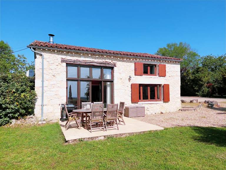 House with BBQ, garden & private pool — photo 3