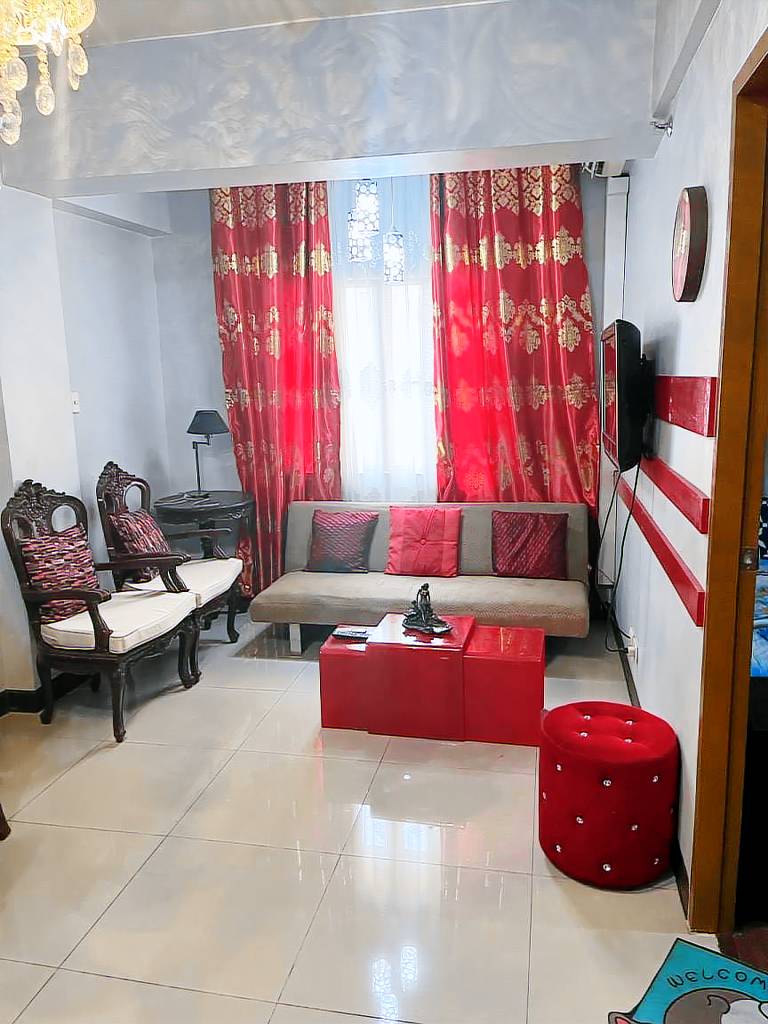 Our place is a "HOME AWAY FROM HOME"across T3. in Pasay