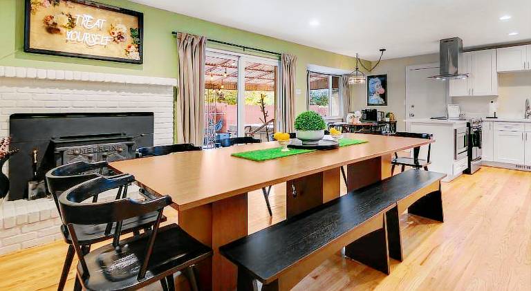 Vacation home with jacuzzi — photo 4