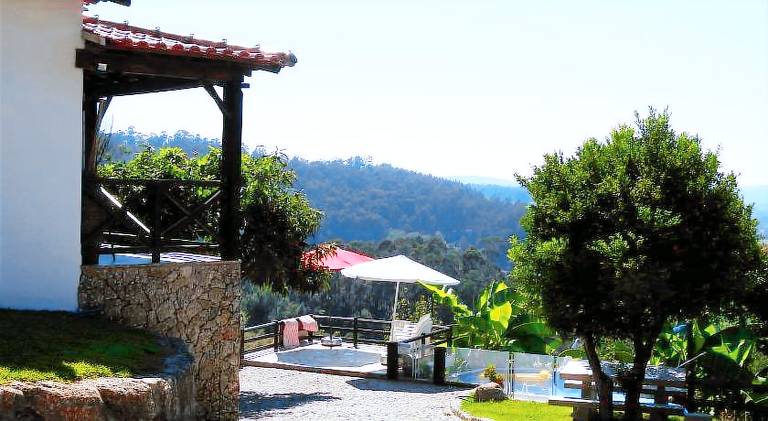 Vacation home with pool — photo 4